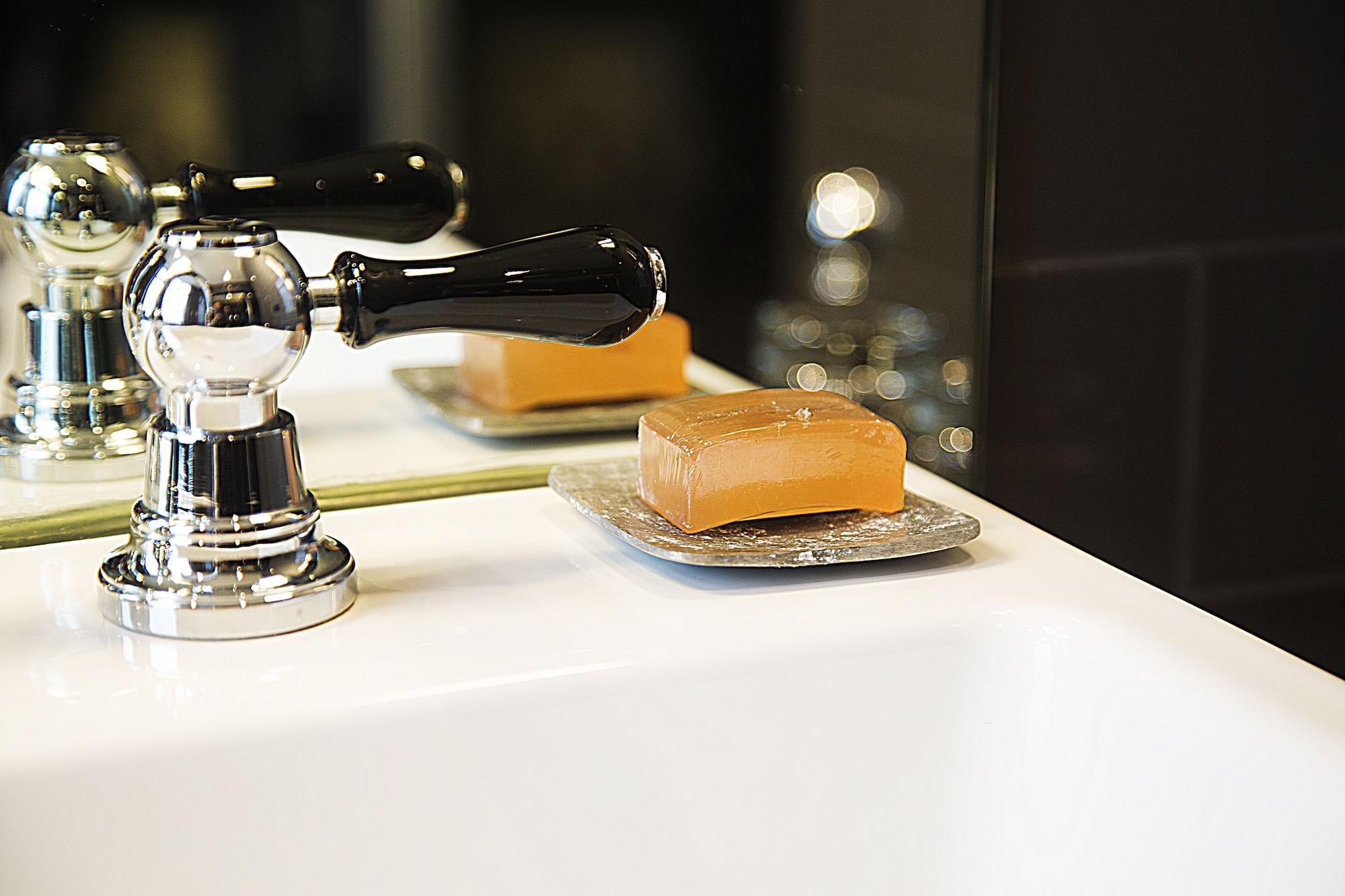 Hotel Les Nuits Antwerpen Ngoại thất bức ảnh