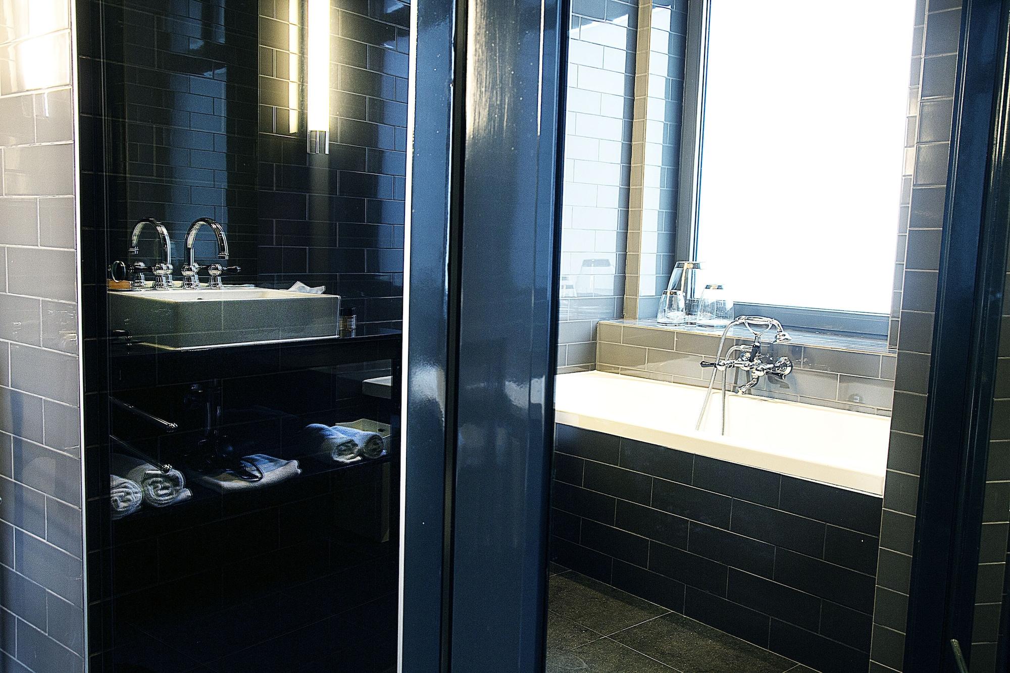 Hotel Les Nuits Antwerpen Ngoại thất bức ảnh